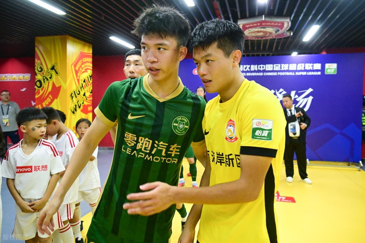 开云体育app-大反转！上港失而复得，王燊超接班人来了，国足王牌新星正式加盟